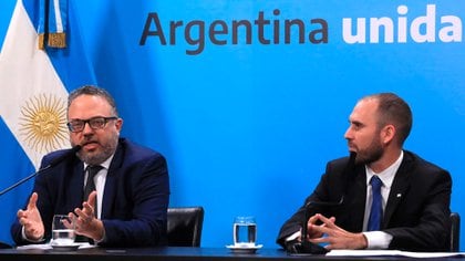 El ministro de Desarrollo Productivo Matías Kulfas junto a su par de Economía, Martín Guzmán
