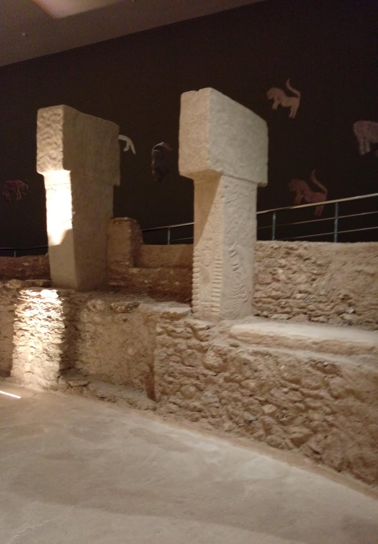 Pilares en T en el Museo de Arqueología