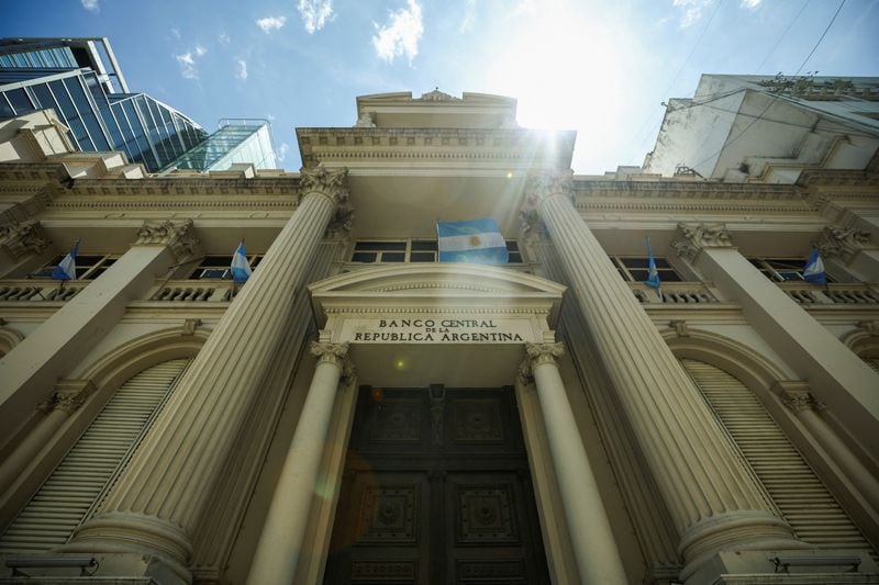 Fachada del banco central de Argentina, en la City porteña (Reuters)