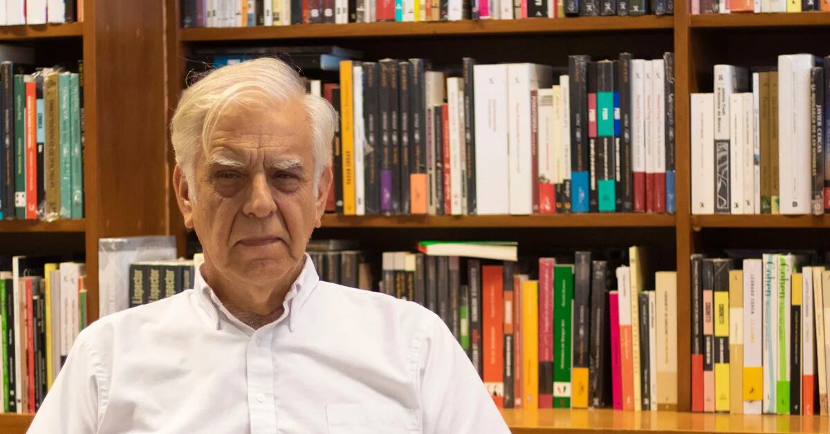 Alonso Cueto reveals the contents of the letter he received from Vargas Llosa after the publication of his first book