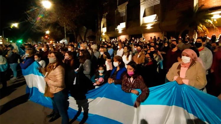 El banderazo en Avellaneda, Santa Fe 