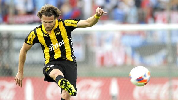Diego Forlán rechazó volver a Peñarol y retomará su carrera en el fútbol de Asia (Getty Images)