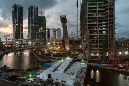 Proyectos de construcción de compañías chinas se encuentran en el horizonte cambiante de Colombo, Sri Lanka (Adam Dean / The New York Times)