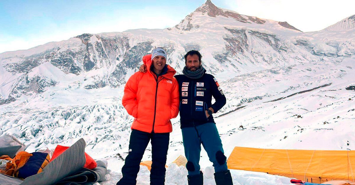 Txikon rests in base camp after stopping work due to Mingote’s death