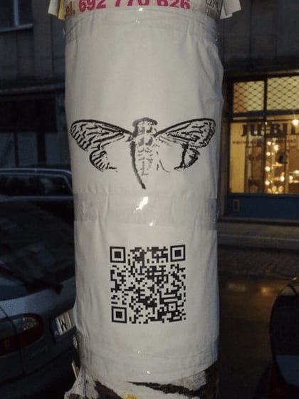 Imagen de un código QR, encontrado en uno de los 14 puntos del mundo que Cicada dio en un acertijo (Foto: @ZackEaterX)