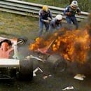 Niki Lauda envuelto en llamas