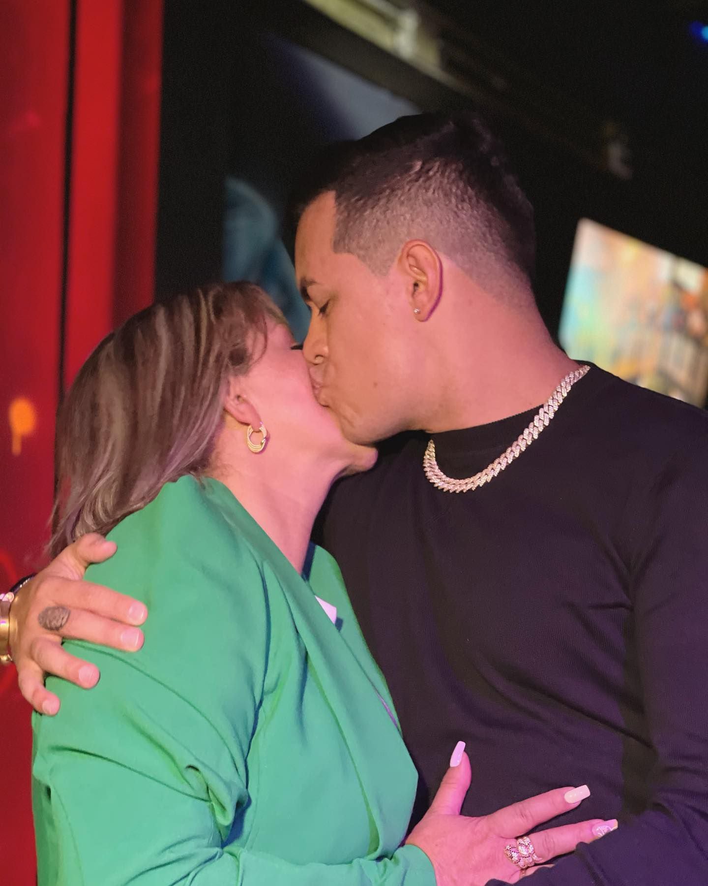 Yeison Jiménez habló sobre el difícil episodio que vivió su mamá con los  biopolímeros: “Fue un muy mal momento” - Infobae