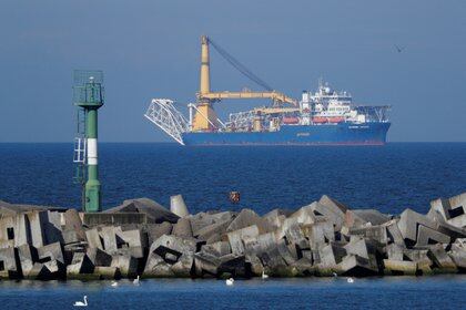 El buque de tendido de tuberías Akademik Cherskiy propiedad de Gazprom, que Rusia puede usar para completar la construcción del gasoducto Nord Stream 2, en el Mar Báltico (Reuters)