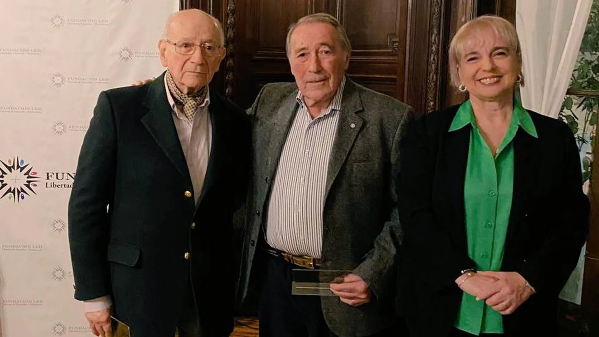 El periodista José Ignacio López y el abogado Félix Loñ fueron reconocidos en su labor por la libertad de expresión