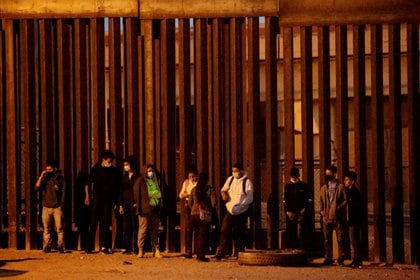 Migrantes en El Paso, Texas, Estados Unidos (REUTERS/Jose Luis Gonzalez)