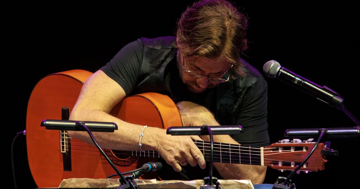 Al Di Meola suffered a heart attack on stage in Romania, but is in stable condition