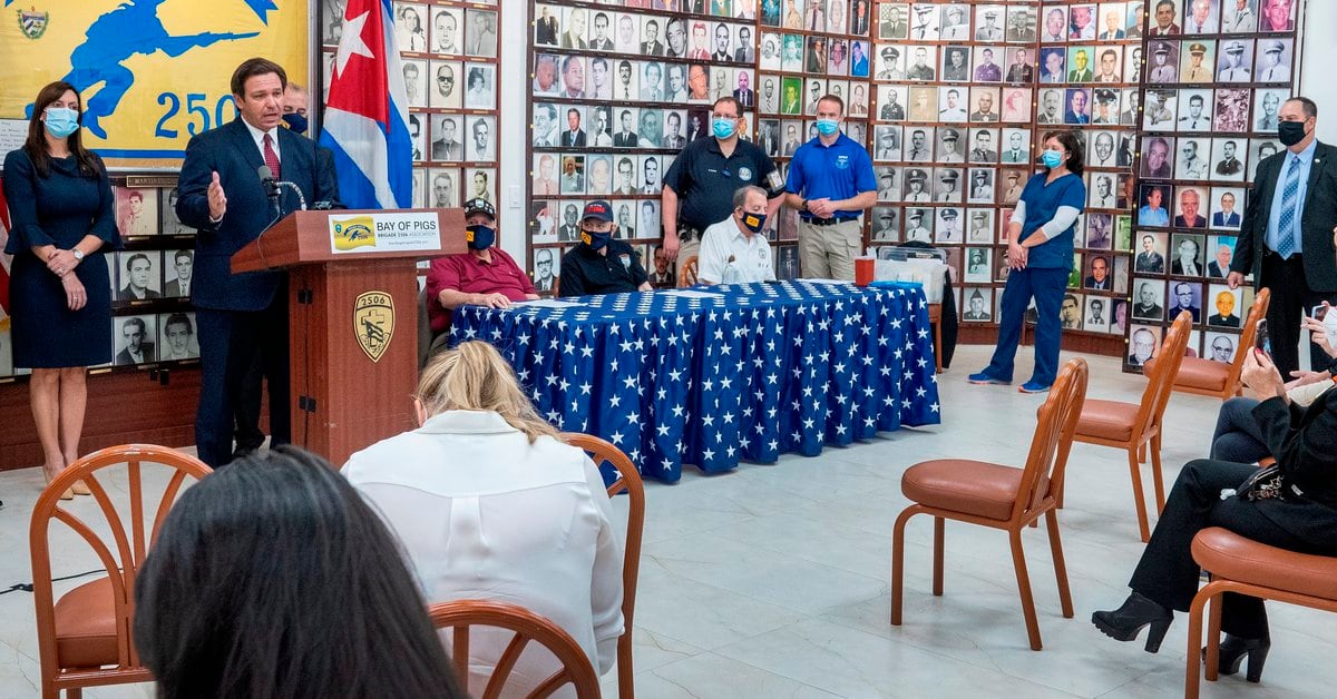 The governor of Florida opens a vaccination center in a museum of Cuban exiles