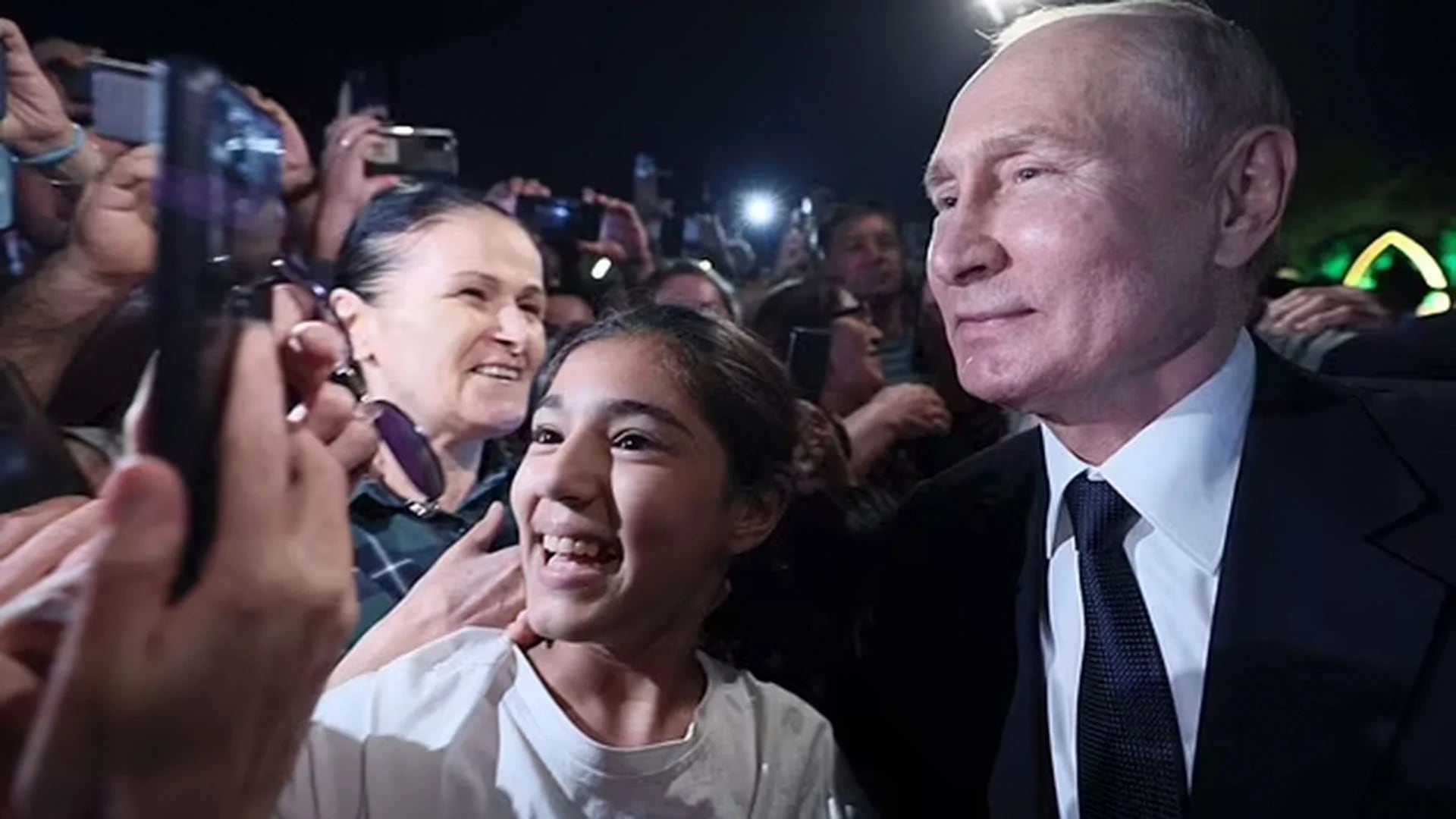 Putin, dándose un "baño de masas" después del motín que protagonizó hasta ese momento su protegido, Prigozhin. (AFP - Getty)