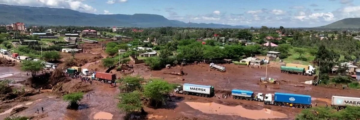 Imágenes de drones capturan las consecuencias de la mortal inundación en Kenia 1920