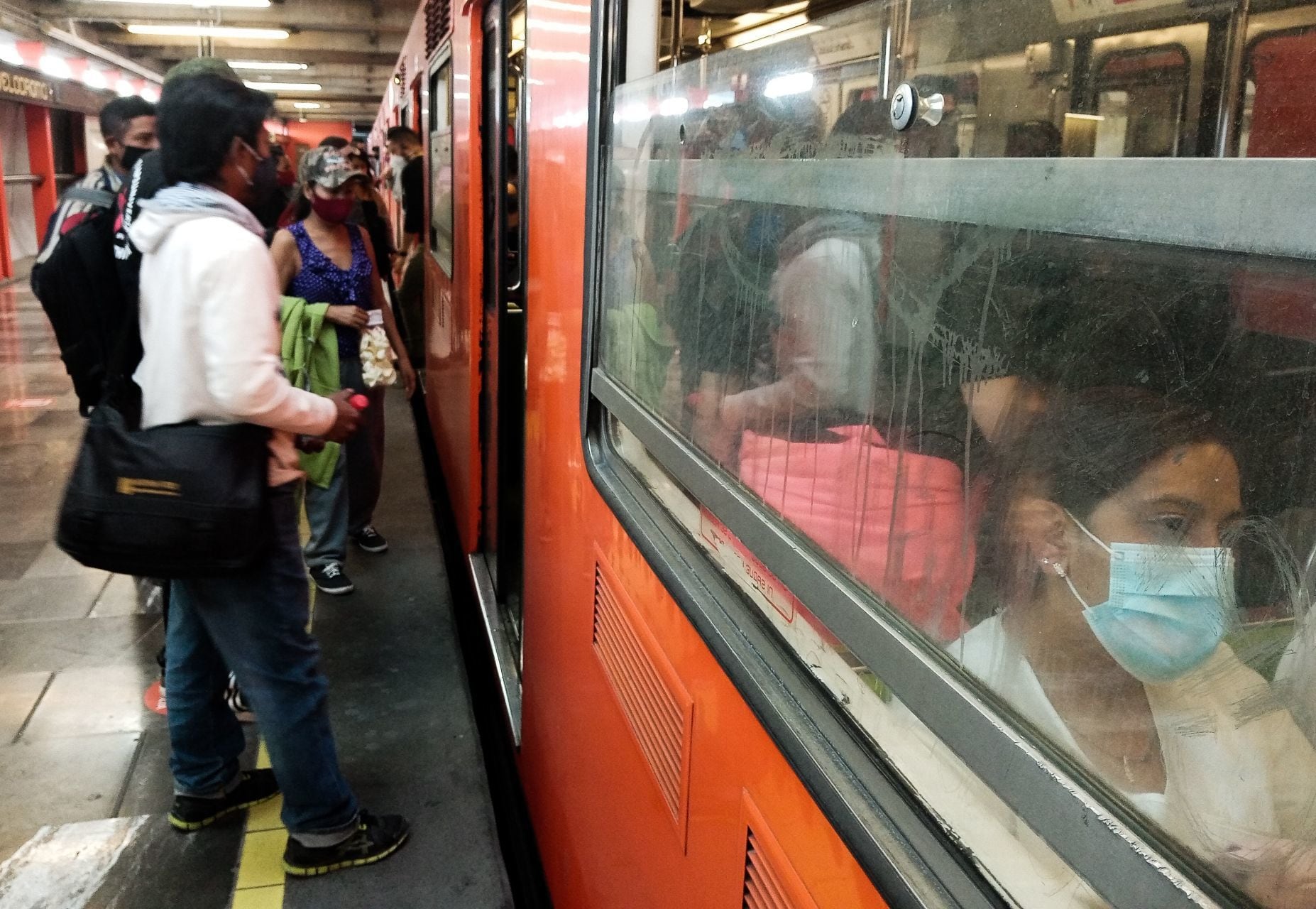 Línea 9 presenta alta afluencia de pasajeros (Foto: Cuartoscuro)
