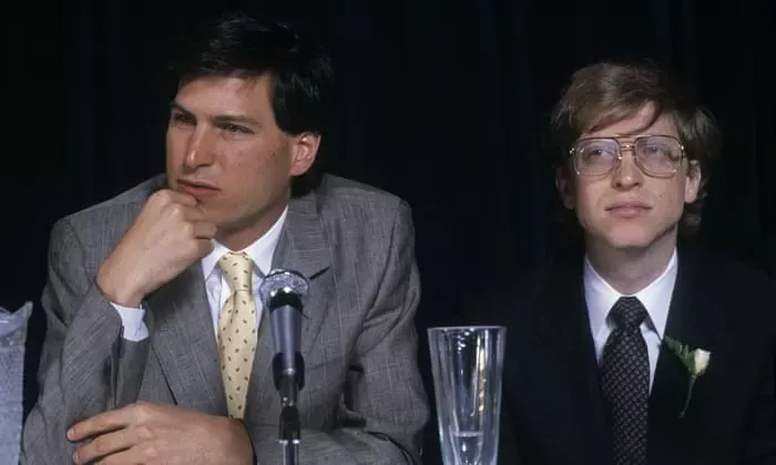 Steve Jobs y Bill Gates son comenzaron una rivalidad hasta la década del 80 (Bloomberg)