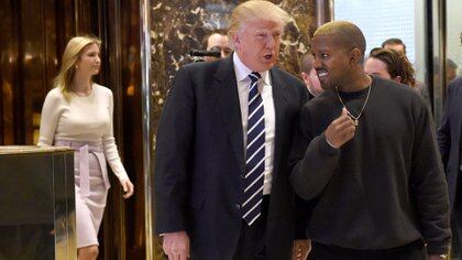 Kanye West y el presidente electo Donald Trump en la Torre Trump el 13 de diciembre de 2016 en Nueva York (FOTO AFP / TIMOTHY A. CLARY)