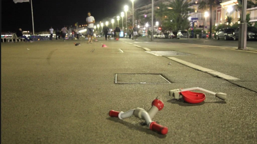 Las calles de Niza luego del atentado (Tarubi Wahid Mosta/Facebook)