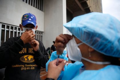 AI denunció las precarias condiciones sanitarias a las que están expuestos los venezolanos durante la pandemia (EFE/ Ernesto Guzmán Jr) 