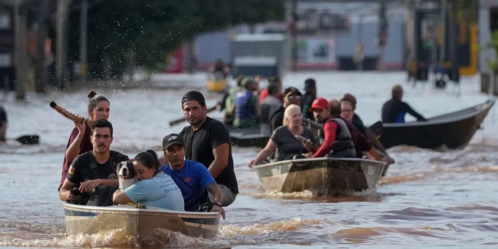Crece la tragedia por las inundaciones en el sur de Brasil: hay 96 muertos, 1.500.000 damnificados y pronostican más lluvias
