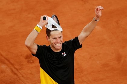 Diego Schwartzman batalló durante cinco horas para asegurarse el boleto a semifinales de Roland Garros (Foto: Reuters)