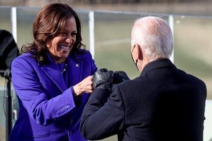 Biden junto a su vicepresidenta, Kamala Harris. Foto: REUTERS/Jonathan Ernst