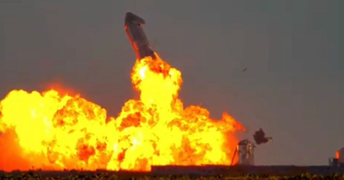 El prototipo de cohete de SpaceX explotó pocos minutos después de que parecía haber aterrizado con éxito.