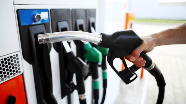En el sector estiman un atraso de 12,5% promedio en el precio de los combustibles (IStock)