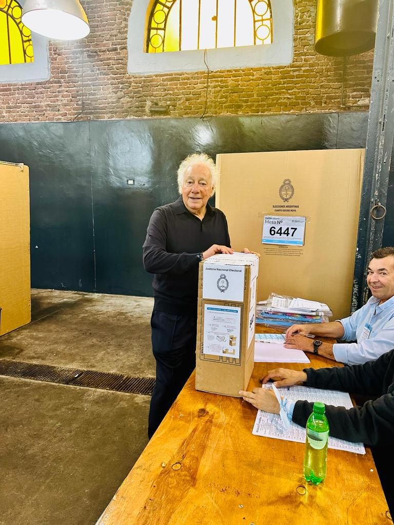 Guillermo Coppola votó apenas abrieron las mesas en La Rural (Teleshow)
