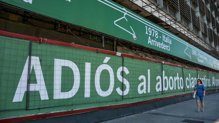 Amnistía Internacional Argentina lanzó una campaña para que el aborto sea legal en el 2020 (@amnistiaar)