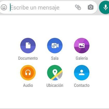 WhatsApp permite hacer videollamadas de hasta 50 personas. 