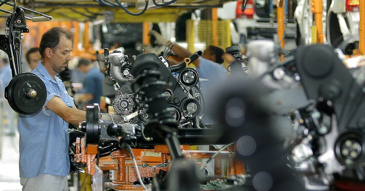 Record deficit for auto parts: increased by 28% and closed at over $8.7 billion