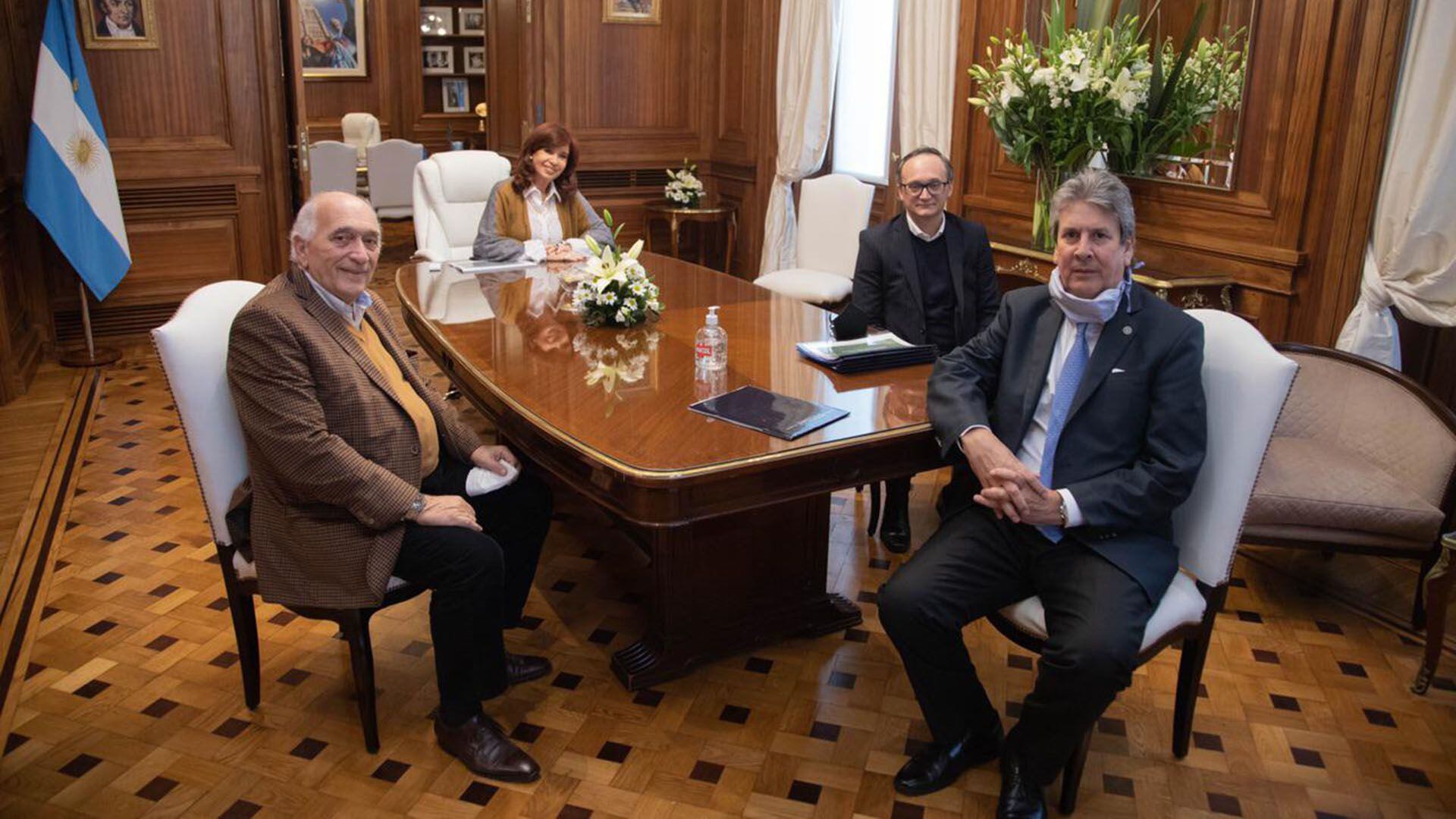 reunión en el senado-exportaciones