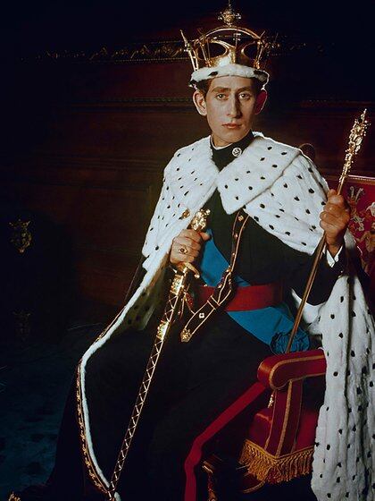 El príncipe de Gales, en una producción fotográfica de 1969. Soy heredero al trono desde los cuatro años dijo en una entrevista de 2018. Es el príncipe de mayo edad que sigue esperando (AP) 