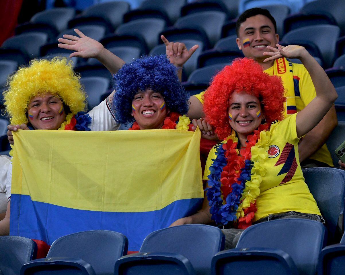 Hinchas de Colombia en el estadio Allianz Arena de Australia