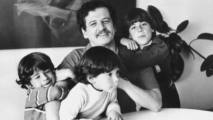 Luis Carlos Galán junto a sus hijos