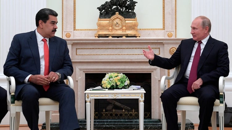 Nicolás Maduro y Vladimir Putin, socios políticos y económicos en Venezuela