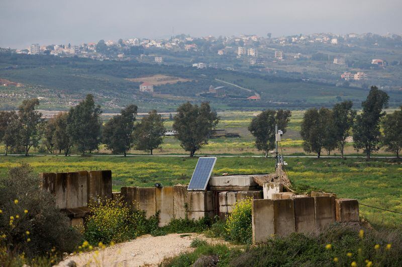 Un puesto de observación militar israelí domina la frontera de Israel con el Líbano  (REUTERS/Carlos García Rawlins)