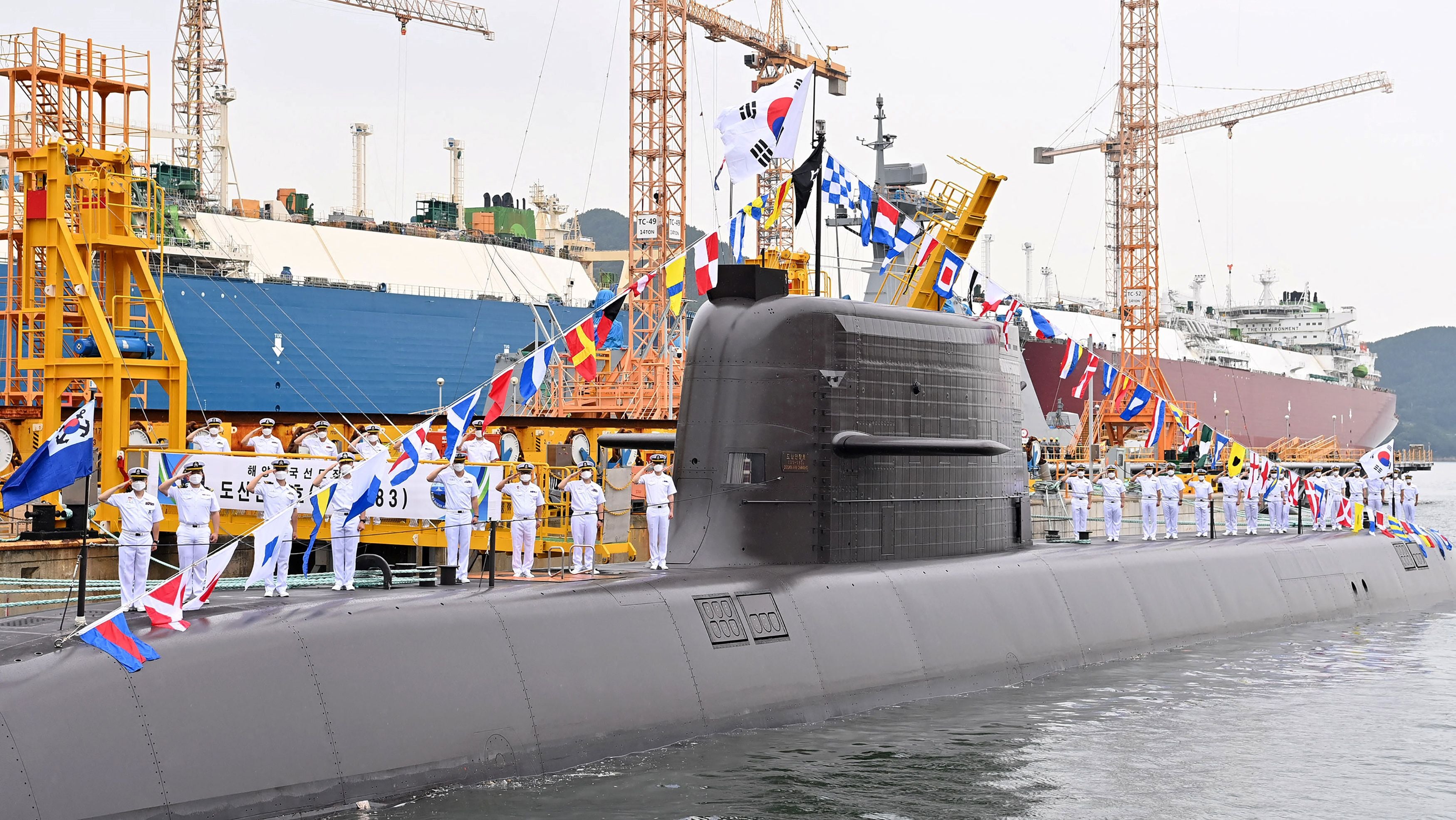 El submarino, de 3.000 toneladas y propulsión diésel, lleva el nombre del venerado activista independentista surcoreano Ahn Chang-ho (Ministerio de Defensa surcoreano / AFP)