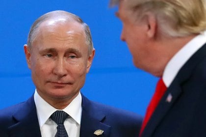 Vladimir Putin y Donald Trump.  REUTERS / Marcos Brindicci / Foto de archivo
