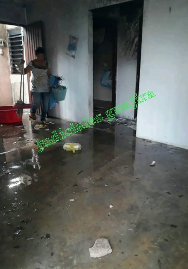 Casa incendiada por una mujer que encontrÃ³ en su interior a su esposo con dos mujeres (Foto Judiciales Guajira)