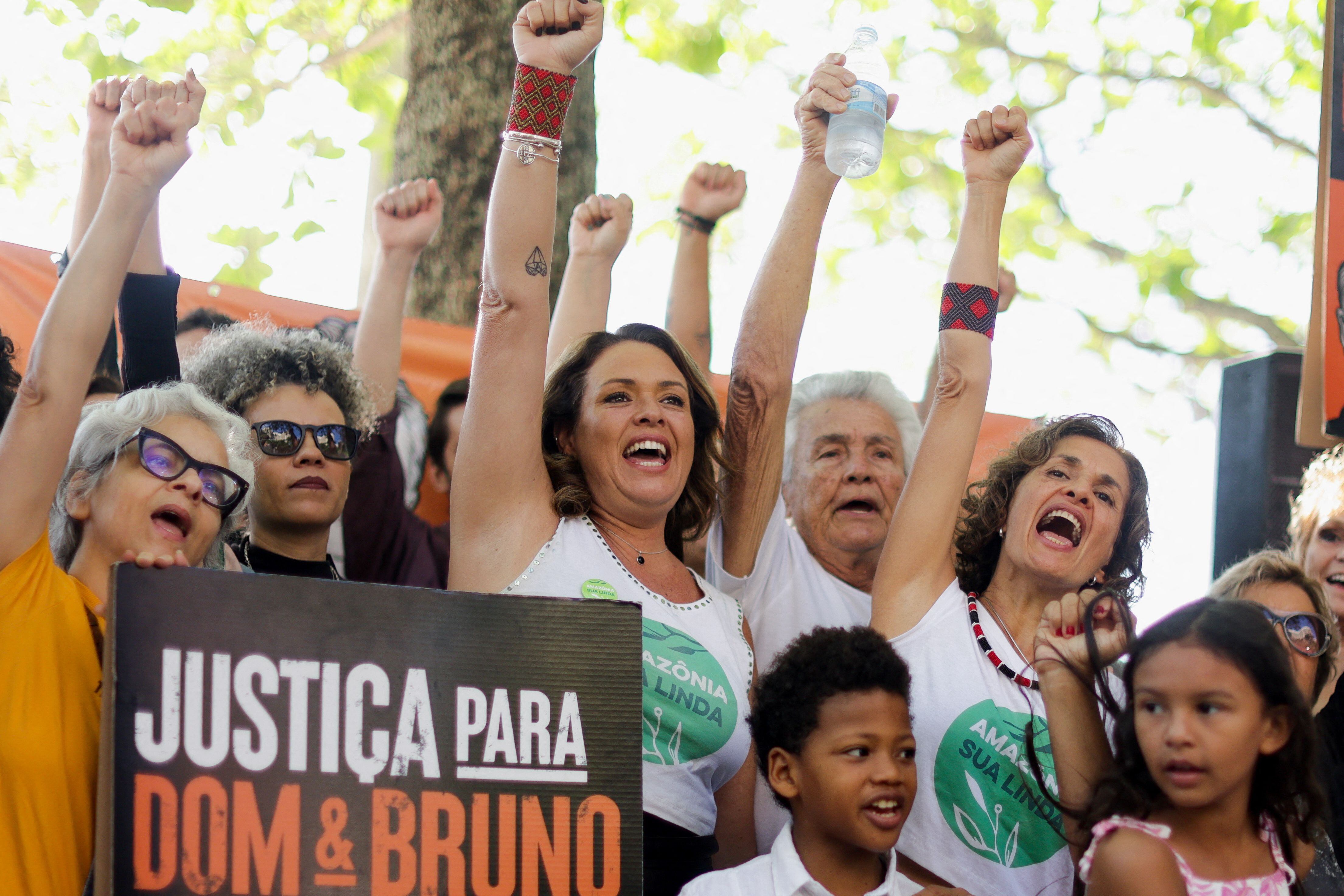 Emotivo homenaje en Río de Janeiro al periodista británico Dom Phillips y al experto indigenista brasileño Bruno Pereira (REUTERS/Pilar Olivares)