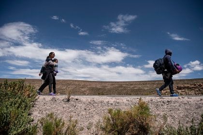 De día las temperaturas son altas pero de noche bajan de golpe (MARTIN BERNETTI / AFP)