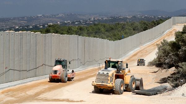 Hasta el momento se construyeron 11 kilómetros; faltan 2 (AFP PHOTO / JACK GUEZ)