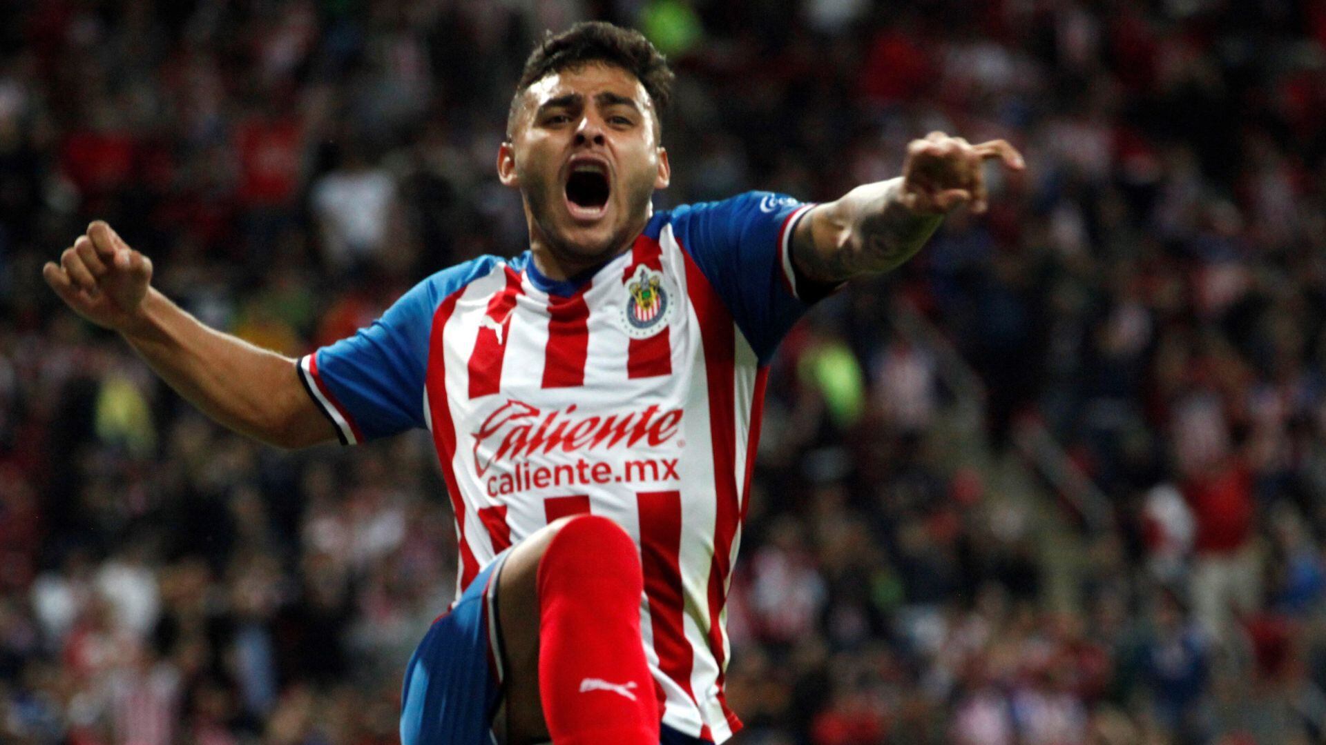 Oficial, Chivas otorgó perdón a Alexis Vega, Cristian Calderón y Raúl Martínez (EFE/Francisco Guasco)
