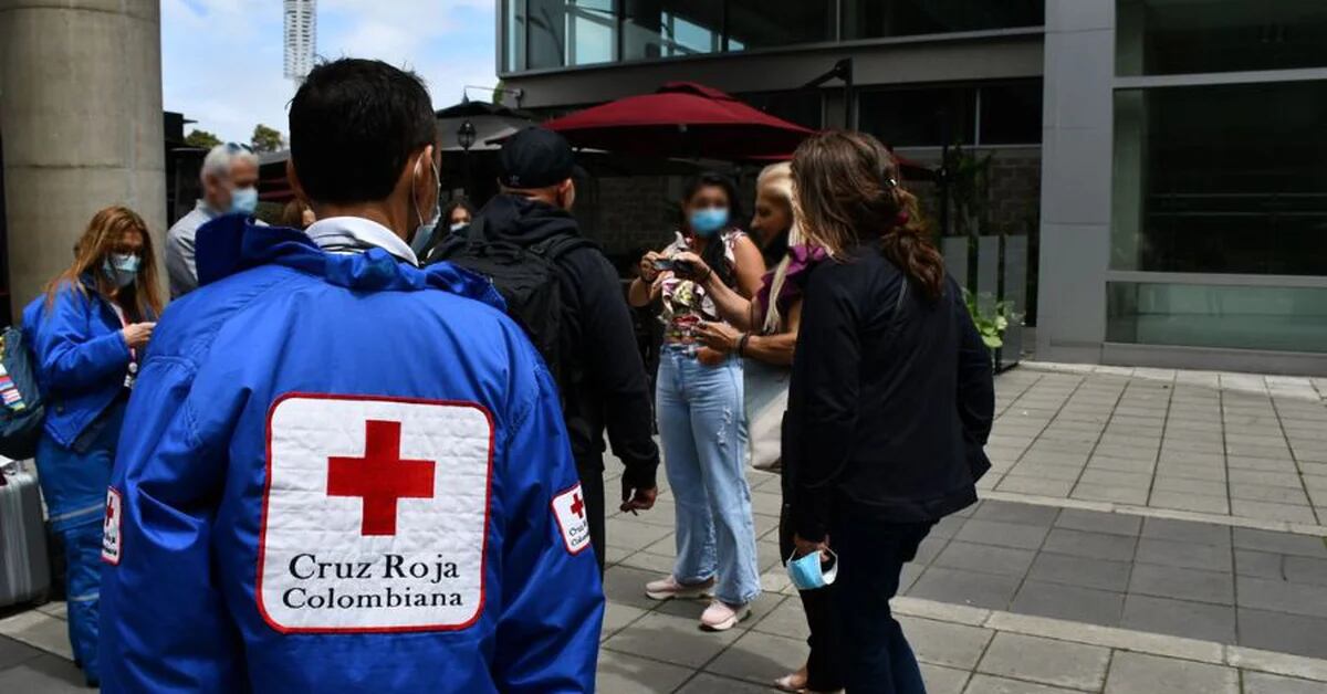 Red Cross provides shelter for passengers stranded by Viva Air crisis