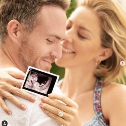Fue en agosto de este 2020 que Fernanda Castillo y Erik Hayser anunciaron con dos tiernas fotos que pronto serían padres por primera vez.  (Foto: Instagram de Fernanda Castillo)
