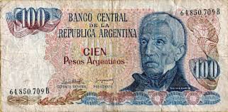 Con apenas dos años, el peso argentino fue el que tuvo el menor tiempo de vigencia