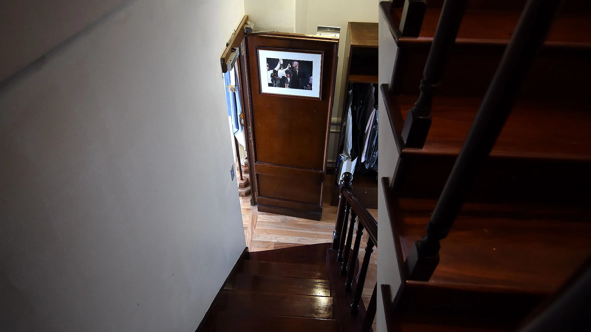 Detrás de la puerta había una escalera (Nicolás Stulberg)