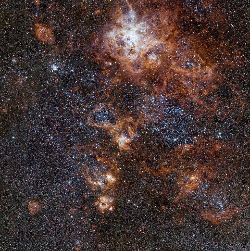La nebulosa de la Tarántula forma parte de la Gran Nube de Magallanes , una galaxia cercana a la Vía Láctea (ESO)
